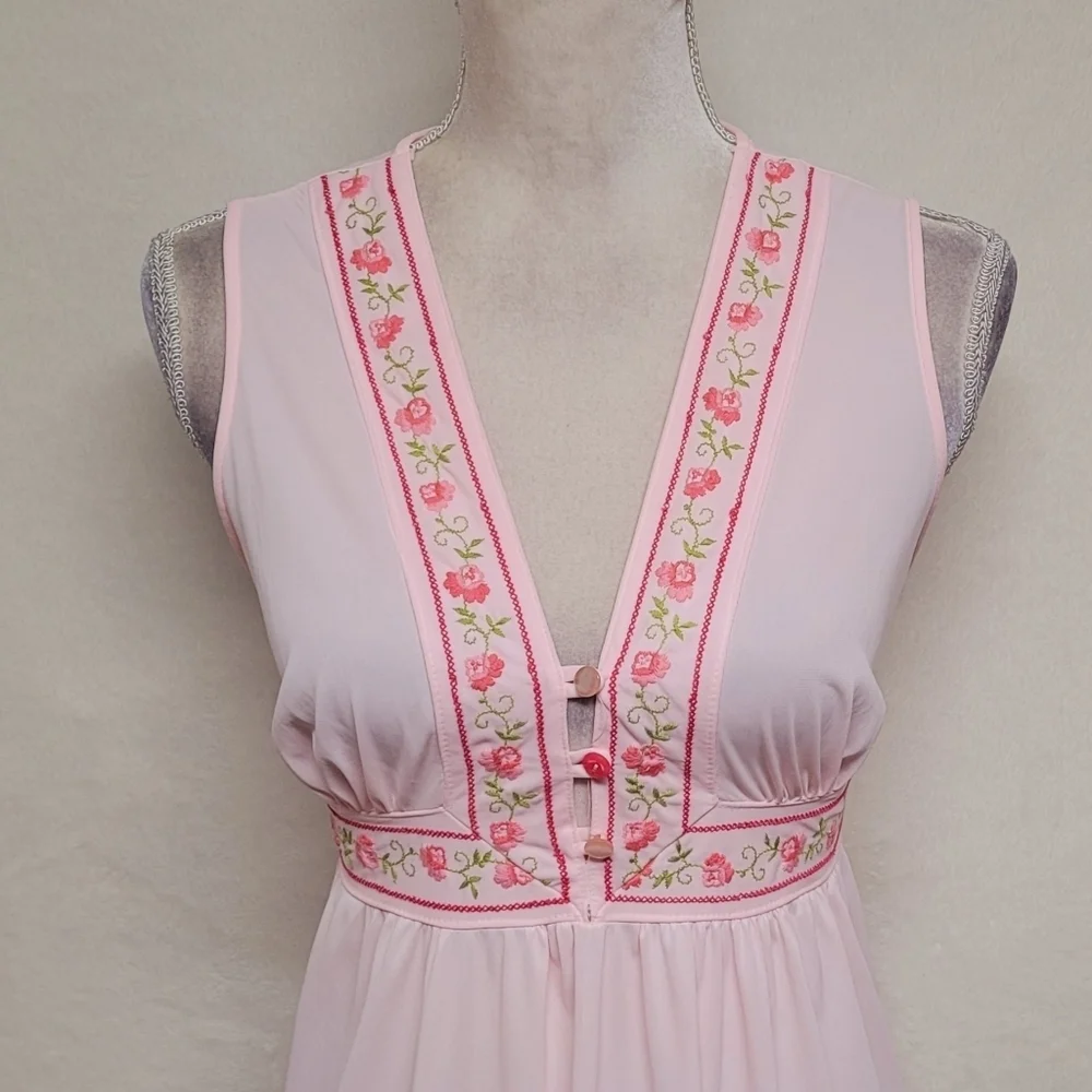 Vintage 60s Gilead Light Pink Floral Embroidered Sleeveless Nightgown Slip Dress - Picture 3 of 14